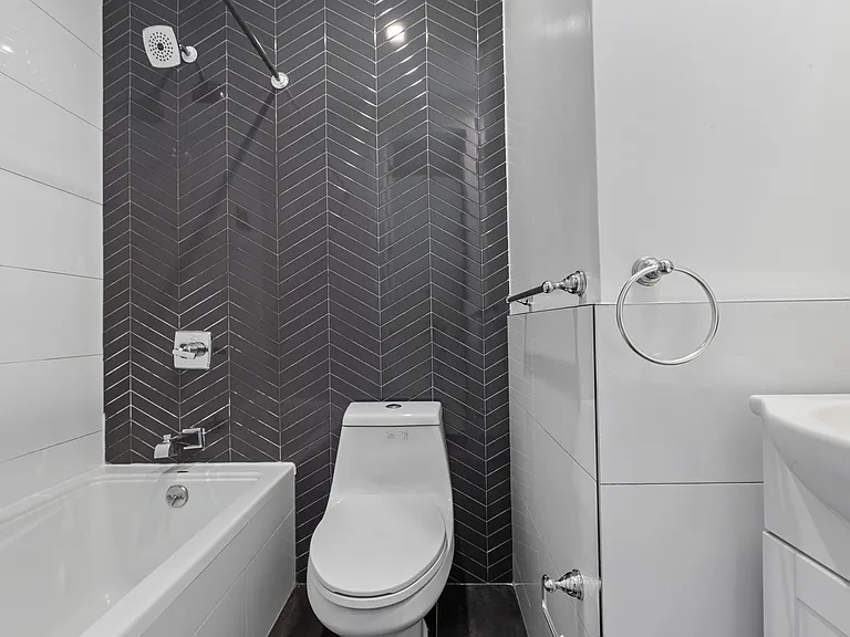 253 Hart St #2L — Photo 12