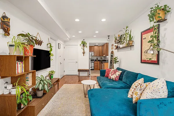 Rented by Compass | media 9