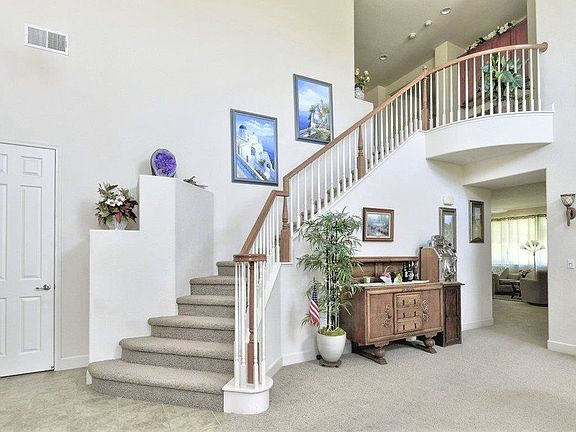 5th image of 3593 Goldenstar St