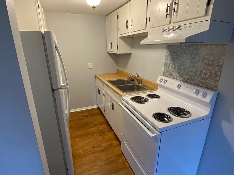 2422 Highland Dr #6 — Photo 6