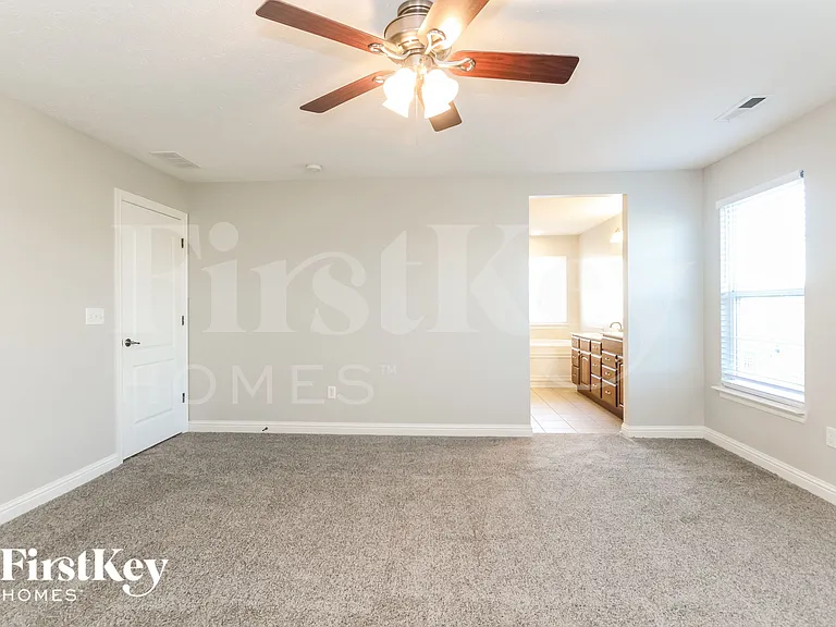 1301 Old Heritage Pl — Photo 7