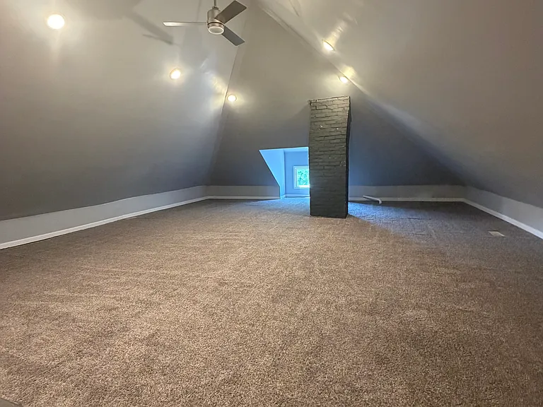 8631 Beaubien St #8 — Photo 13