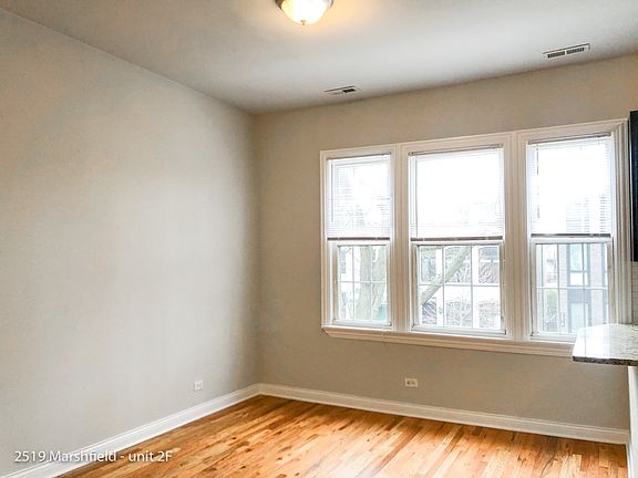 4th image of 2519 N Marshfield Ave #1711440