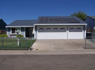 8705 Redlands Way, Sacramento, CA 95828