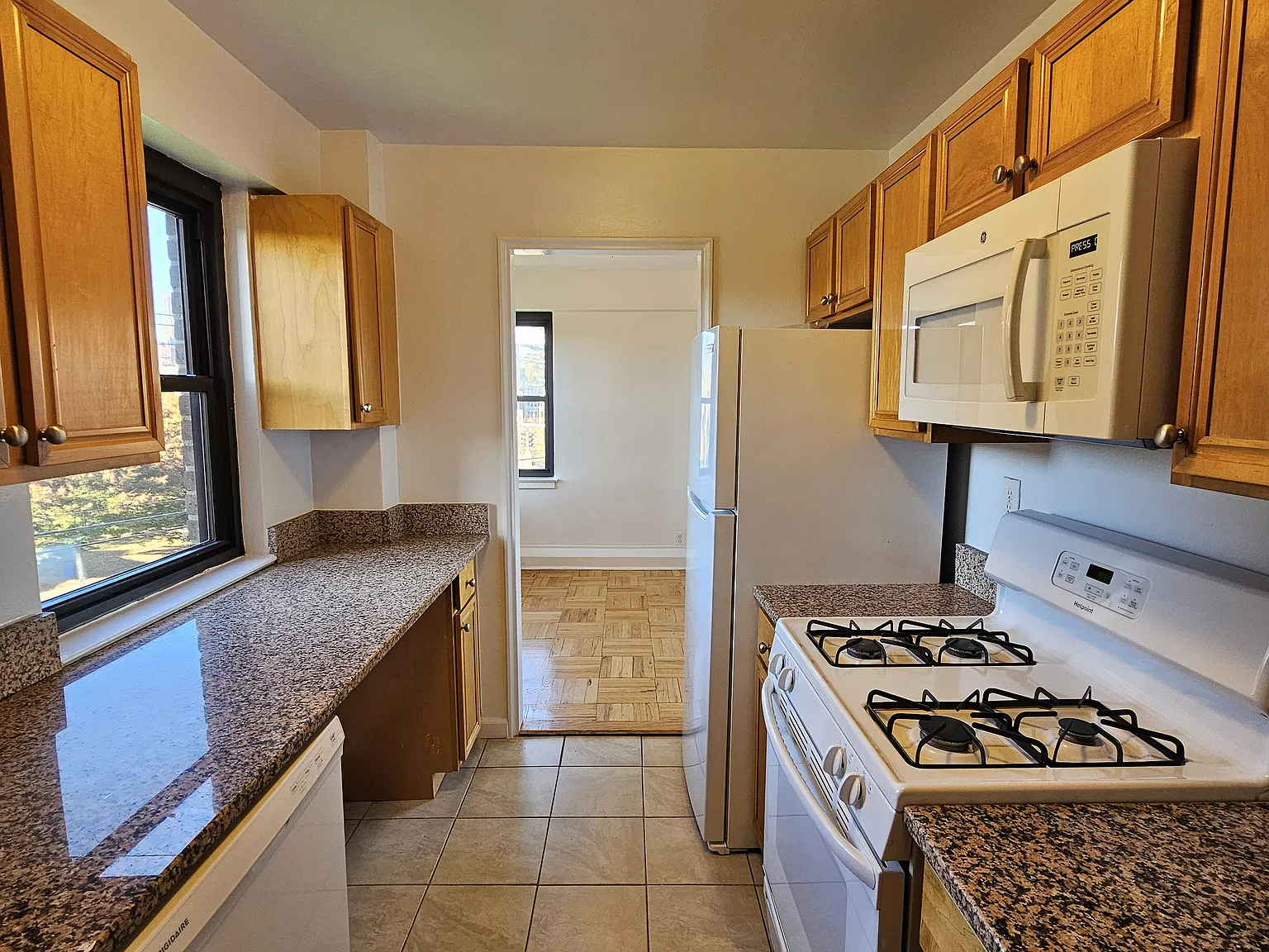 Pelham Rd, New Rochelle — Photo 4