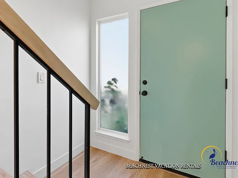 112 Marina Ave #112 — Photo 3