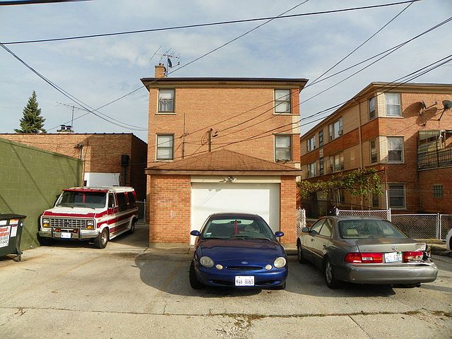 2nd image of 3834 N Harlem Ave