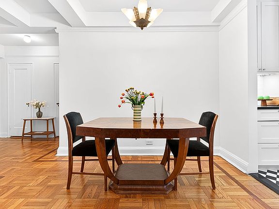 5th image of 20 E 35th St APT 3N