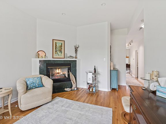4th image of 1049 W Montana St APT 2