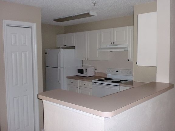3rd image of 18001 Richmond Place Dr APT 1130