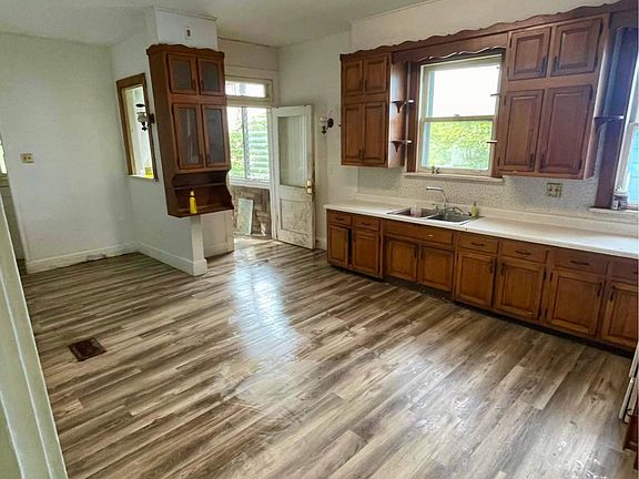 4th image of 605 Walnut Ave #605
