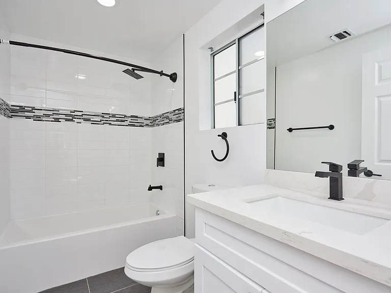 381 Waldo Ave — Photo 10