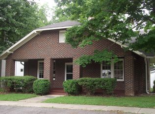 314 W Sycamore St, Lincolnton, NC 28092
