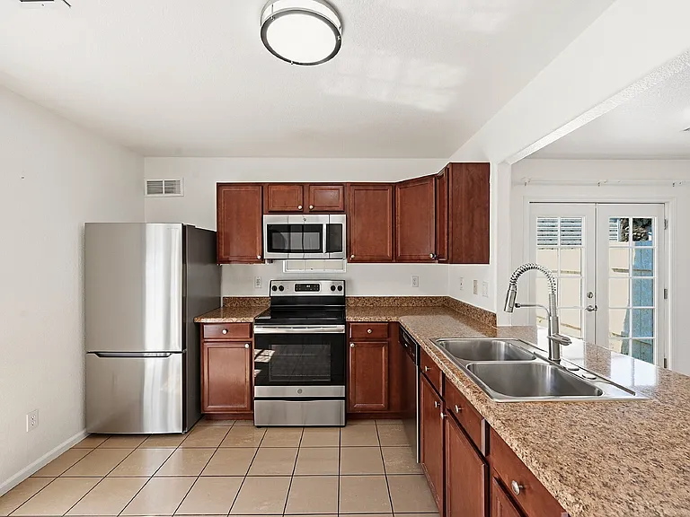 4405 Argonne St — Photo 9