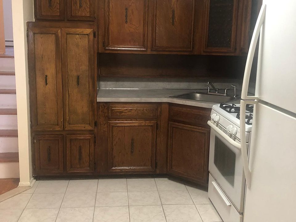 1st image of 921 E 83rd St Floor 2