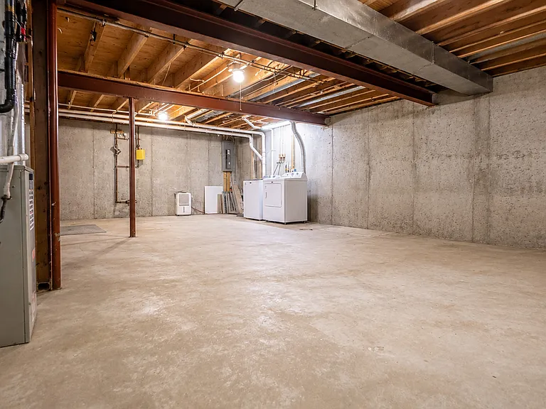 6904 Myersview Dr — Photo 17