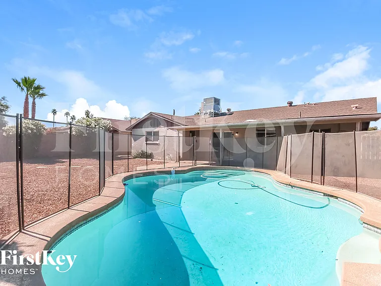 1918 E Watson Dr — Photo 15