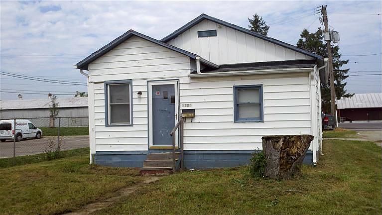 1st image of 1225 Deeds Ave