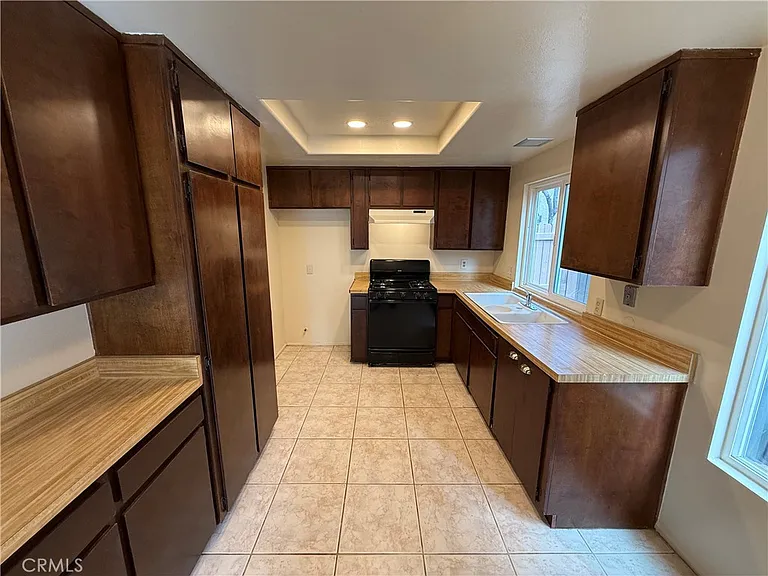 860 N Glassell St — Photo 15
