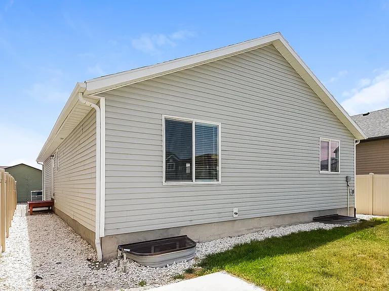 1791 E Tumwater Ln — Photo 17