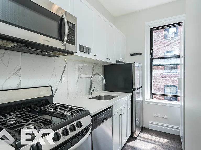 526 W 111th St #5E — Photo 1