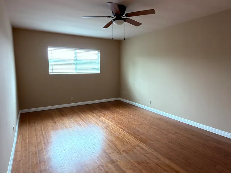 641 Ocean Park Blvd #5 — Photo 6