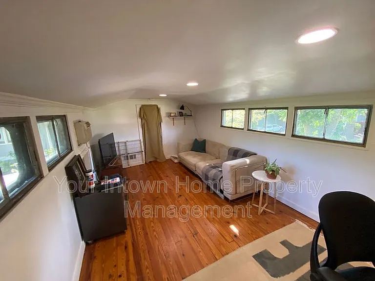 1080 Benteen Ave SE — Photo 7