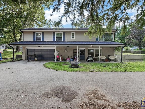 5th image of 618 SW Crest Dr