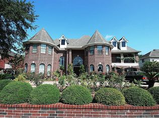 13934 Drakewood Dr, Sugar land, TX 77498
