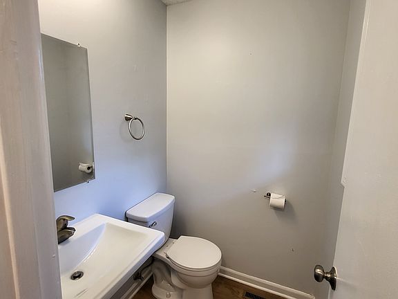 3rd image of 14038 Dornoch St