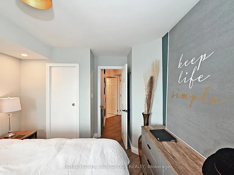 230 Queens Quay W #618 — Photo 29