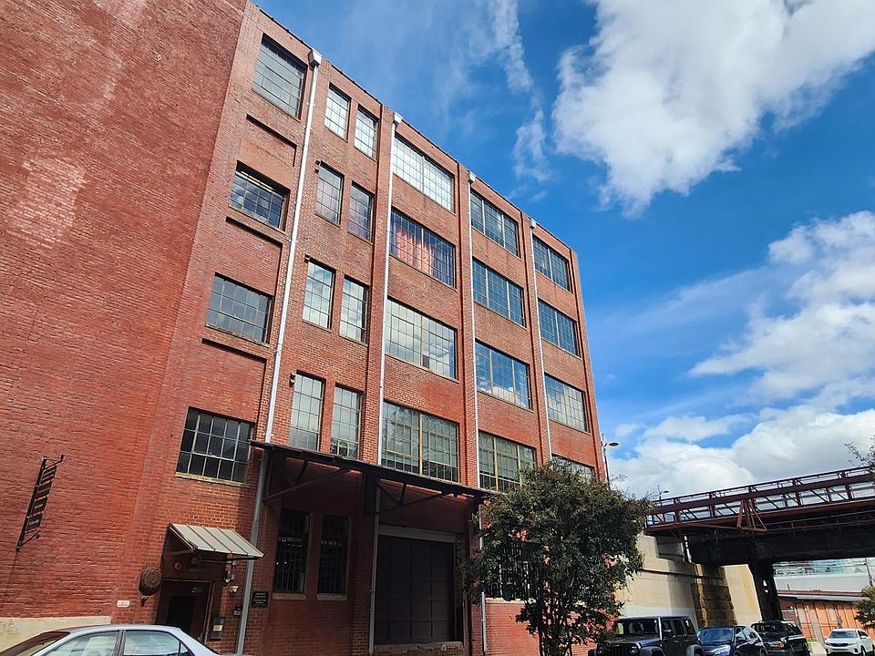 1st image of 401 E 4th St Suite 301