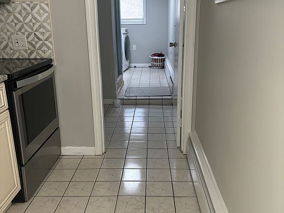 2nd image of 15 Rosewood Dr #2