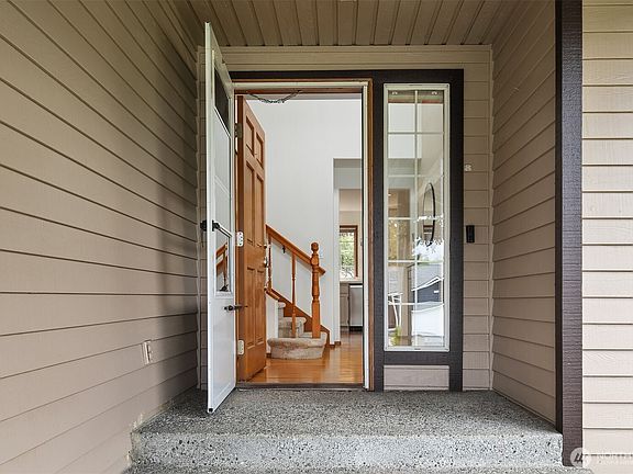 4th image of 1928 237th Street SE