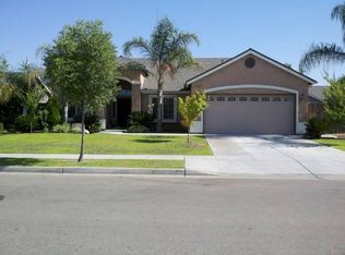 2220 Lorena Ave, Sanger, CA 93657