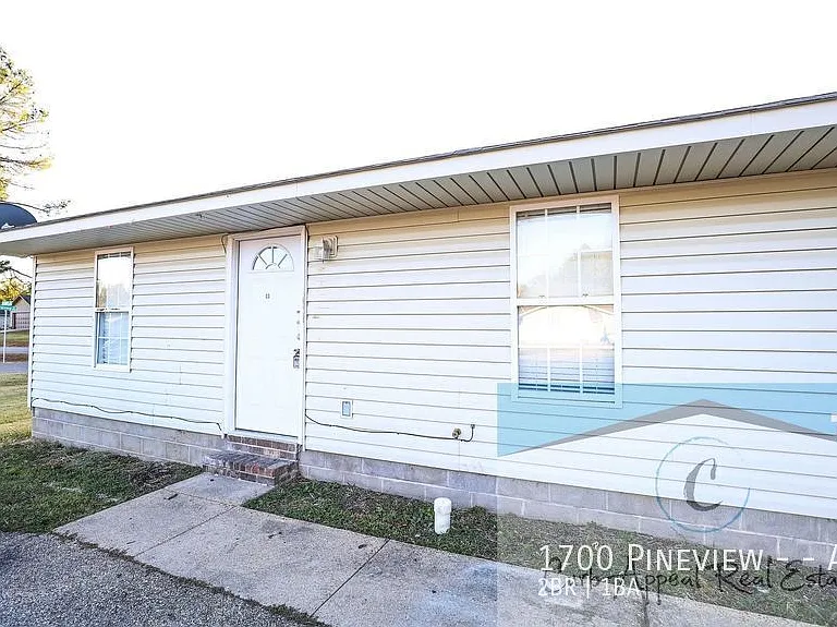 1700 Pineview St #A-3 — Photo 1