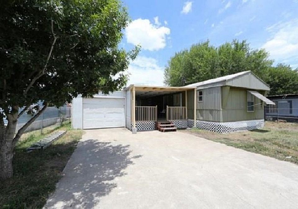 1st image of 11385 3rd St