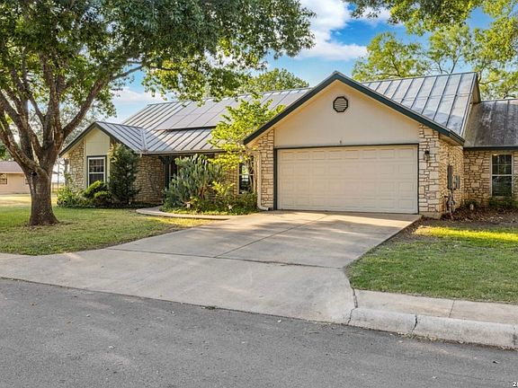 2nd image of 101 Country Ln