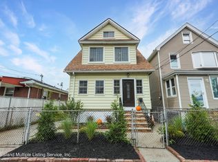 16 Riley Pl, Staten Island, NY 10302