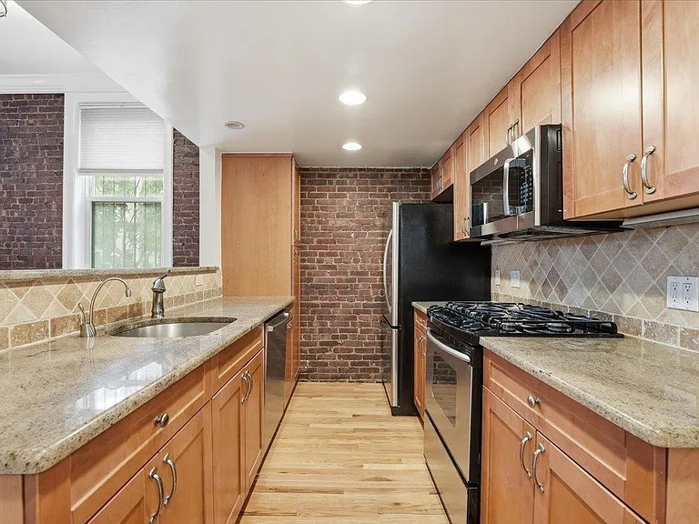 941 Garden St #1 — Photo 5