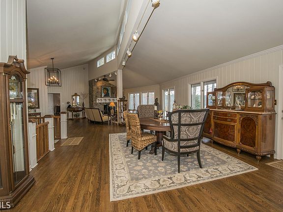 3rd image of 1530 Buckhead Dr #34