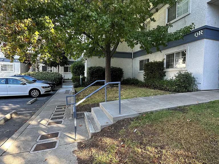 1045 Southbrook Dr #C — Photo 5