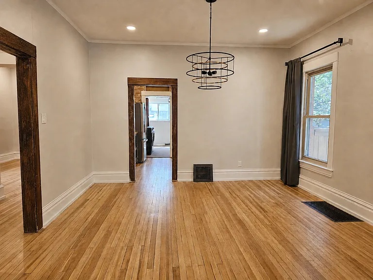 336 S Corona St — Photo 15