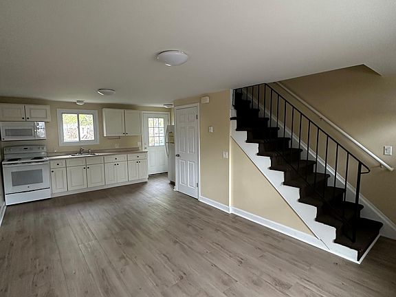 5th image of 466 Main St #6A