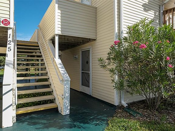 4th image of 125 Camphor Cir APT B