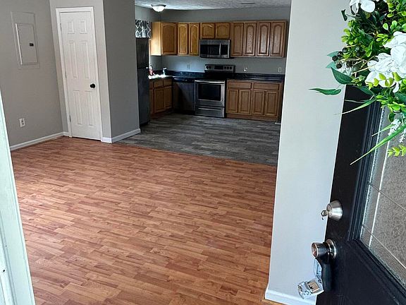 4th image of 265 Hamilton Ln