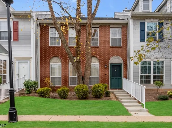 9 De Leone Cir, Franklin Twp., NJ 08823