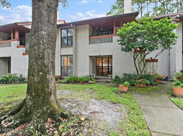 2105 WOOD HILL Drive #2105, Jacksonville, FL 32256