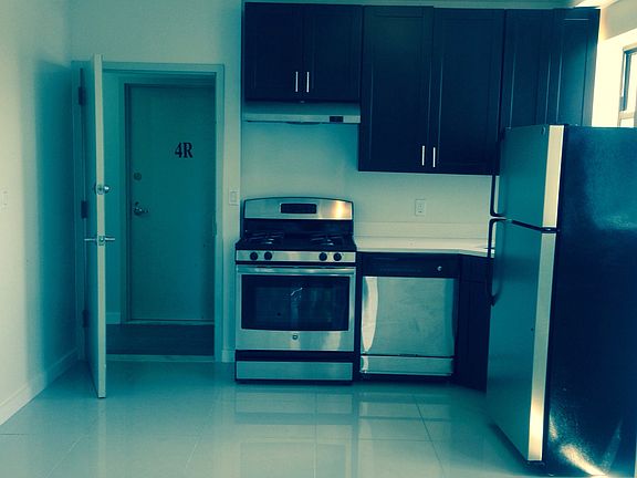 3rd image of 323 Nostrand Ave