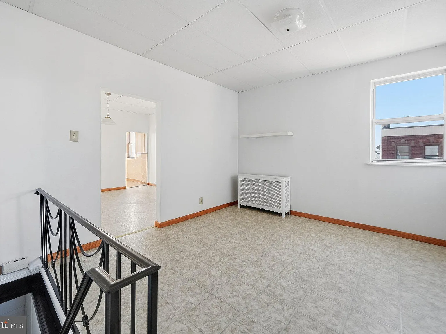 1 bed, 1.0 bath, 900 sqft, $1,200 — Photo 3